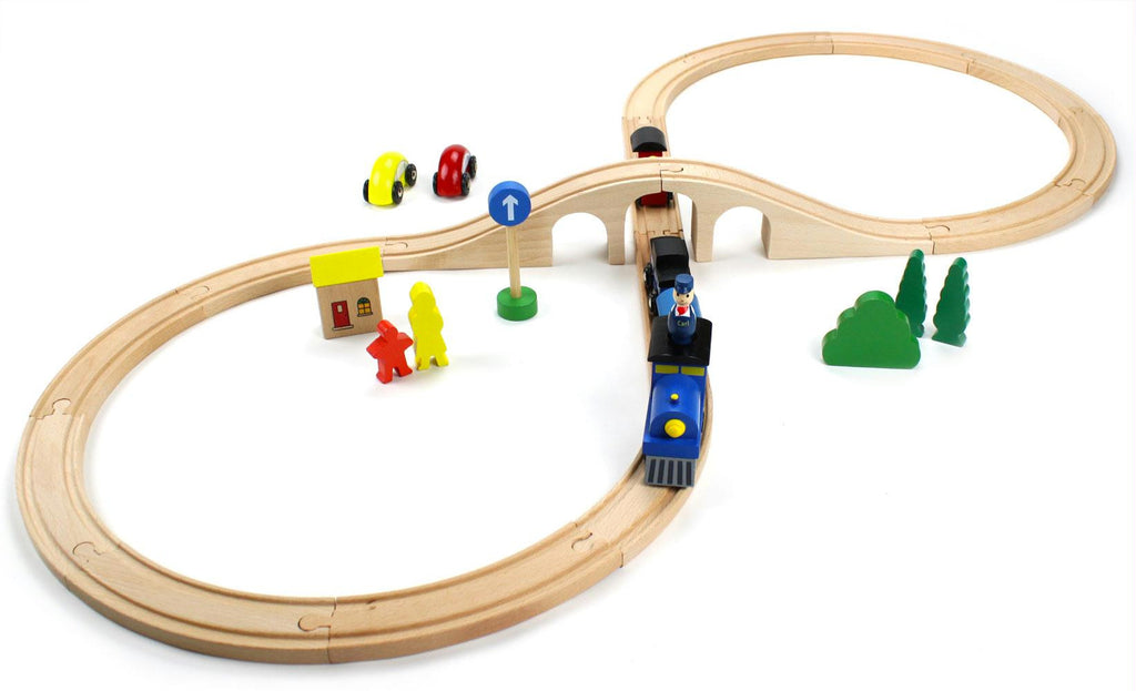 Wooden 30 Piece Figure 8 Train Set with Conductor Carl Train